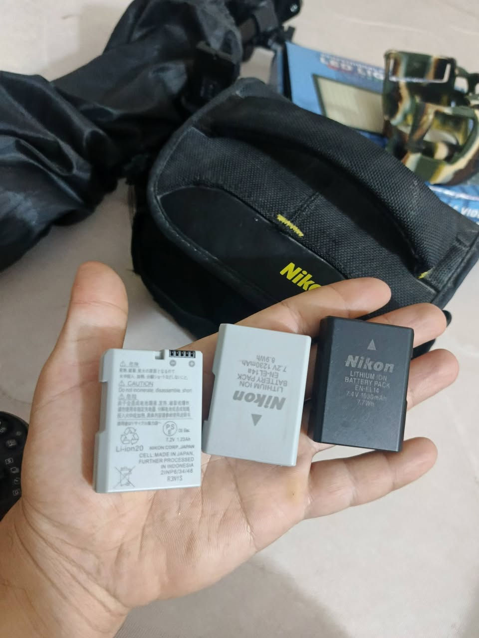كاميرا نيكون
دي 3100 
مع كامل الملحقات 
  وياهة 3 بطاريات وكراب وستان تصوير درجة اولة  مع واير ناقل صور وتوصالة وياهة عدسة 18ـ55   مع انارة تصوير فديو  بيع او مراوس هاتف او ايباد


**إذا كنت صاحب هذا الإعلان وتريد حذفه لأي سبب، رجاءا أرسل رسالة إلى الدعم الفني**