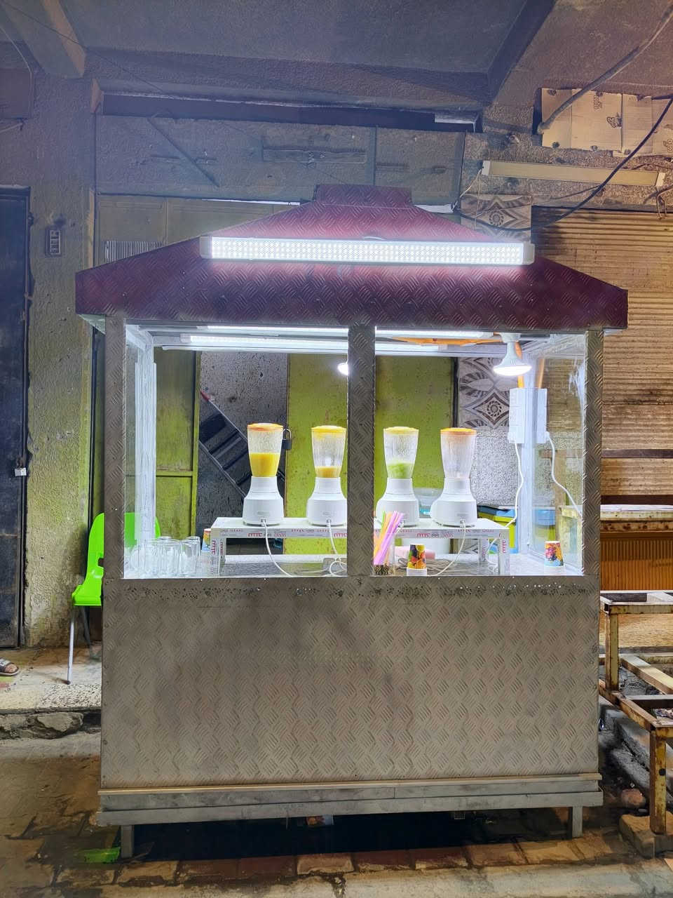 ميز عصائر مع خلاطات كامل مع تاسيس كهرباء داخل ميز للبيع سعر 650 الف وبي مجال


**إذا كنت صاحب هذا الإعلان وتريد حذفه لأي سبب، رجاءا أرسل رسالة إلى الدعم الفني**