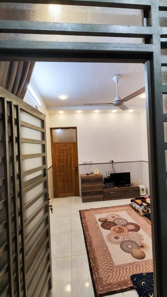 السلام عليكم 
للبيع بيت 52 متر بشارع خوله مقابل اسواق ابو ياسر ثالث بيت بالفرع الواجهه 4 اله 
النزال 13.30 يحتوي على صاله ومطبخ وغرفه وخدمات الصحيه  بيت كامل مكمل عدا الدرج والواجهه 
للاستفسار/ ***********
زراعي
