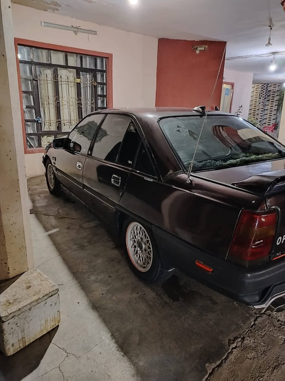 السلام عليكم اوبل اوميكا رقمها فحص شرط التحويل سنويه خضره سياره كير محرك شرط تبريد ثلج❄️ مسجل افانتي لايت عالي ناصي كهربائيات كلها شغاله سياره الف ماتحط عليها بانزين قطاره هورن بوش الاصلي ترايك محافضات شلعه تشك الكاع صدر جديد تايرات تخم سبير بيها جديد مكاني بيجي  السعر 18 ورقه نهايتها واتساب ***********
