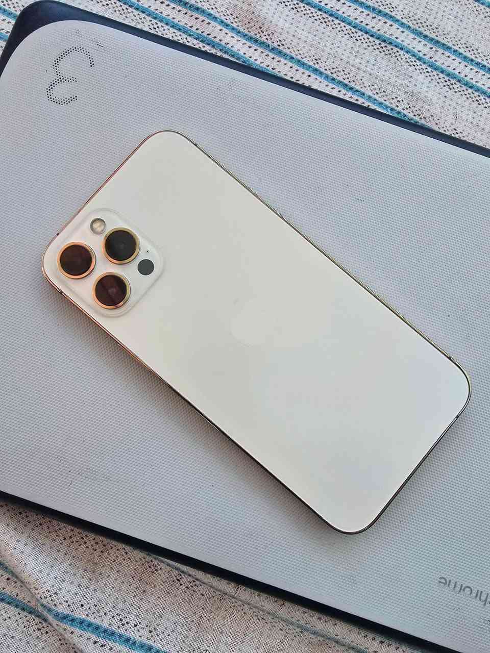 أيفون ١٢ برو ماكس
iPhone 12 Pro Max 
تك سيمكارت
ماستر الجهاز(AAA)

الذاكرة 256
البطارية 93
نموذج M
الجهاز نظيف كلش 
ملاحظة الجهاز فقط معلين بطاريتة 

للبيع فقط
السعر: ٤٠٠
المكان: بغداد/الشعلة
رقمي***********
ماعندي توصيل
