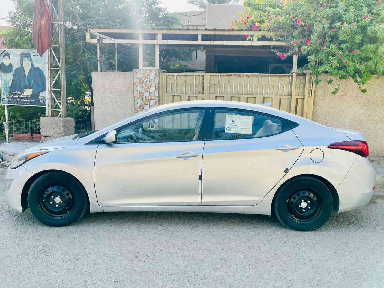 سلام عليكم الانتره للبيع موديل ٢٠١٦ وارد امريكي داخله سرقه بدون حادث سياره جديده مال بيت جاهزه بيهه بل عراق جم طخه السعر ١٠٧ اوبيهه مجال رقم ***********
