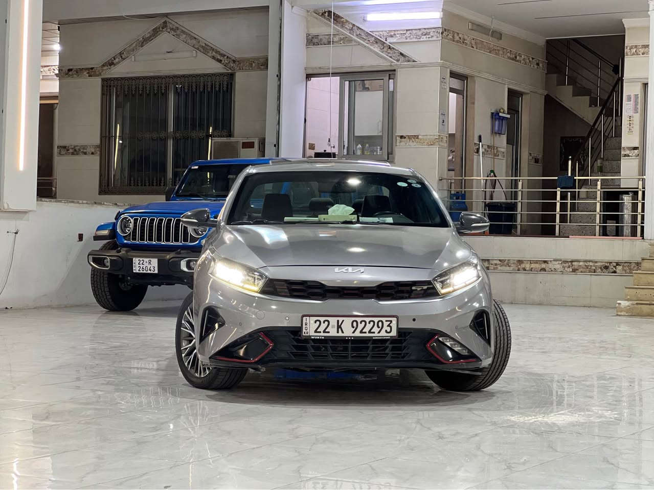 سلام عليكم 🫡 
كيا سيراتو 2022 GT Line👌
محرك 1600 دوش بدون توربو 🤩
سعر 125💵مجال قليل 
بيها بونيد و جاملغ و نص باب شي بسيط دواخل 🔦وتعديل بارد🔦
سيارة رقم اربيل باسمي تحويل بشرط 💯
ماشية 93000  الف كيلومتر 
مواصفات 🙌
1-فتحة😇
2-كشن جلد 💺
3-كشن كهربائي 💺
4-مراية شفط 🔁
5-شاشة وكامرا 🙈
6-ويل كروم 🚙
7- بصمة ابواب وتشغيل 🗝️
8-لايت LED🔦
9-شحن لاسلكي 📲
10-وضعيات قيادة 🏎️
بعد هواي مواصفات
بيع نقد فقط بدون مراوس 
عنوان اربيل 
***********كورك فايبر 📲
*********** اسيا واتساب أربيل, العراق
