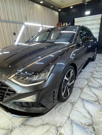 سوناته موديل 2021 للبيع او المراوس اللون رمادي مميز الحادث سطحي الجامل...