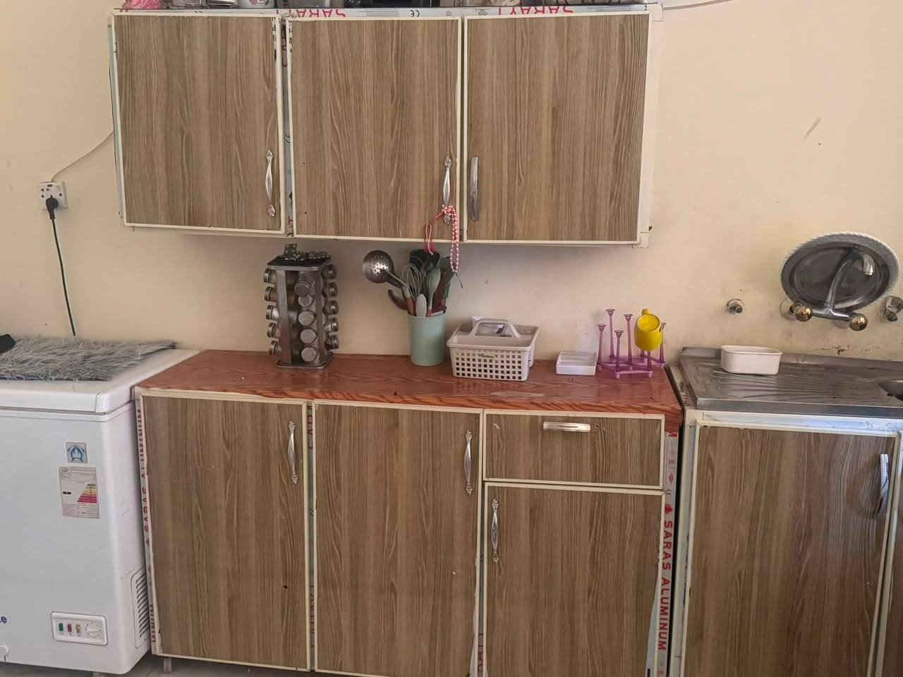 سنك باببتين وكاونتر لبيع سعره ٢٠٠


**إذا كنت صاحب هذا الإعلان وتريد حذفه لأي سبب، رجاءا أرسل رسالة إلى الدعم الفني**