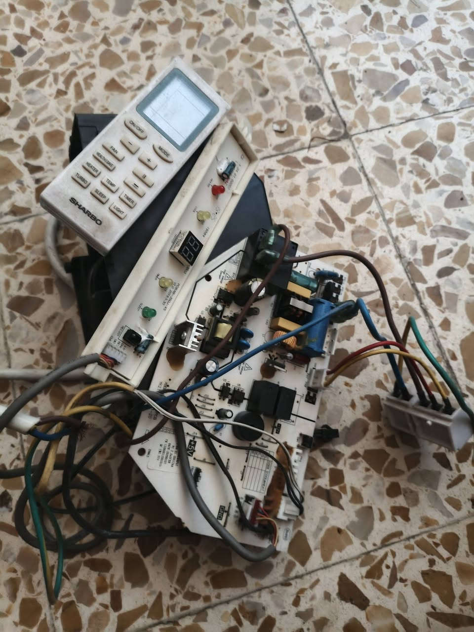 السلام عليكم غراظ للبيع كلمن وسعره وهذا رقمي ***********
