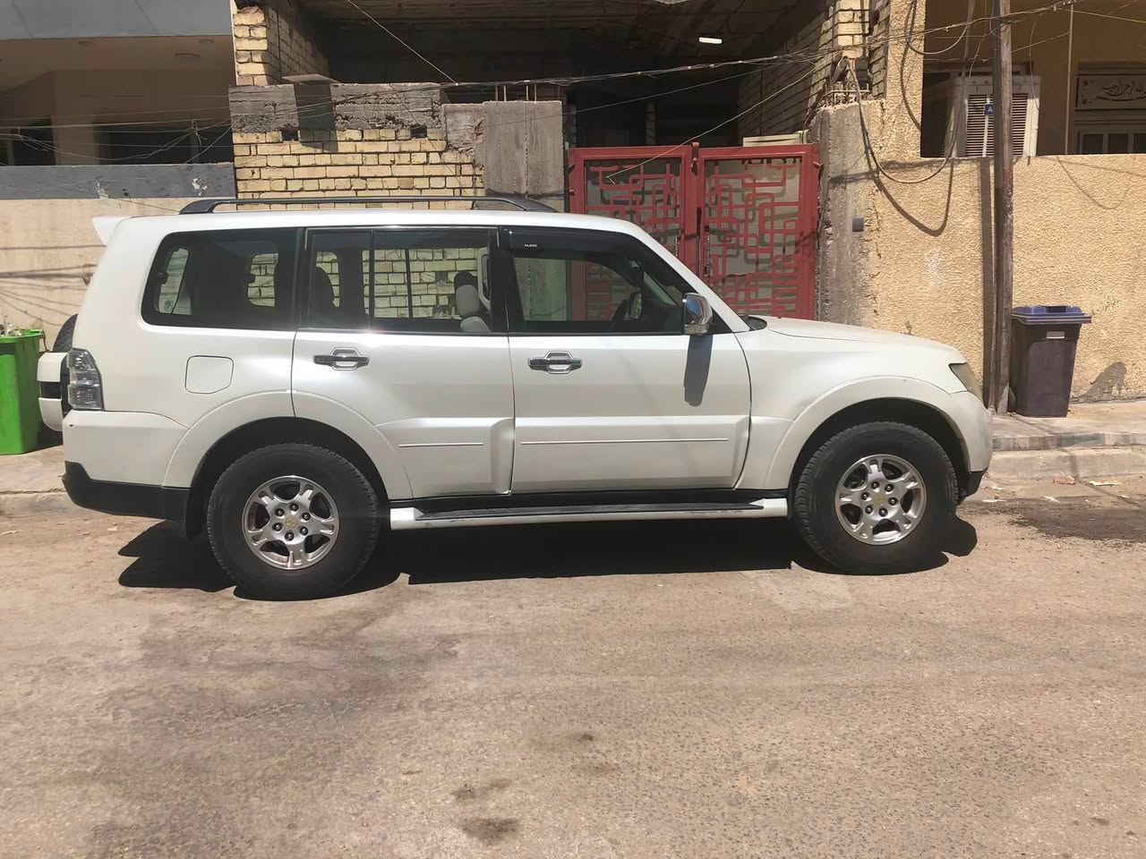 باجيرو خليجي ٢٠٠٧ شكل ٢٠٠٨ نظافة جيدة صبغ جاملغ امامي وخلفي عكس السايق بدون دواخل محرك ٣٠٠٠ وكير وصدر امامي وتبريد وراديتر كفالة وتخم تاير مع السبير برجستون جديد السيارة كلش حلوة بالواقع رقم اربيل جديد تريد تحويل تريد وكالة مكان السيارة بغداد الدورة سعر ١٠٨ وبيها مجال للاستفسار ***********
