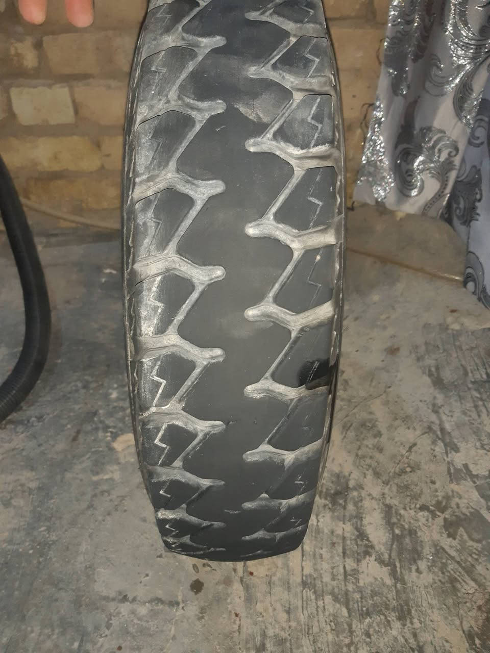 سلام عليكم تايرات ستوته صلطان نضيفات كلش تاير مع ويل جوبلس كامل جيب وشد السعر الويل مع الكامل مع التاير 30
3زواج دواير كلهن 20
هذ رقمي ***********
