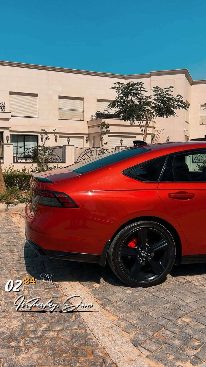 للبيع هوندا اكورد سبورت L  موديل 2024 ماشيه 35 الف كيلو حادث بنيد مبدل نفس الون وجاملغ بارد ايرباك برده ودركه راجع سستم رقم بغداد تحويل مباشر مكان السياره بغداد  رقم التليفون ***********
