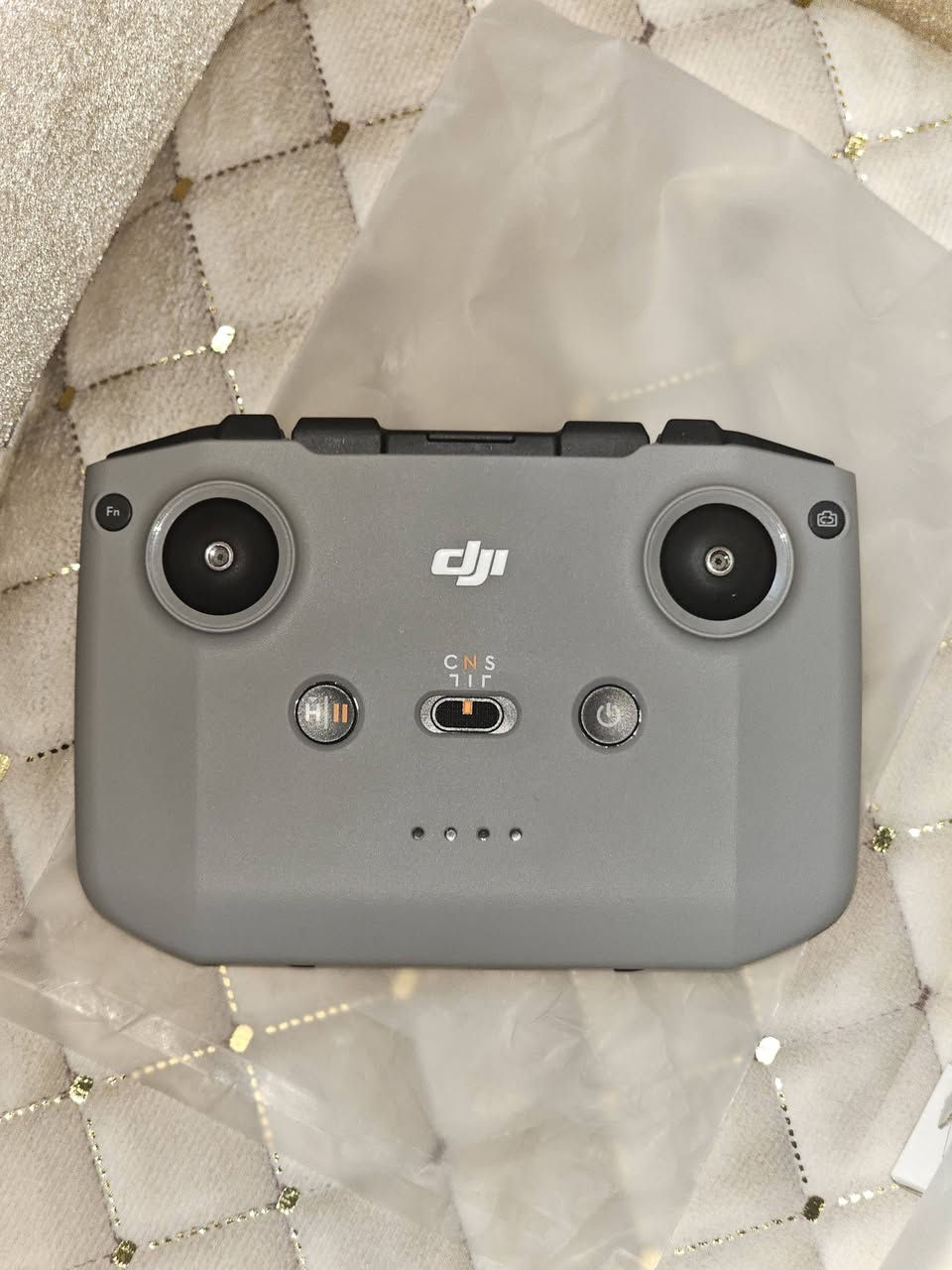 السلام عليكم
DJI mini 4 pro 
كبس جديدة 
فتحتها للفحص فقط ماطايرة 
نظافة 100 % كفالة عامة من زلغ
سنكل
رقم ***********
