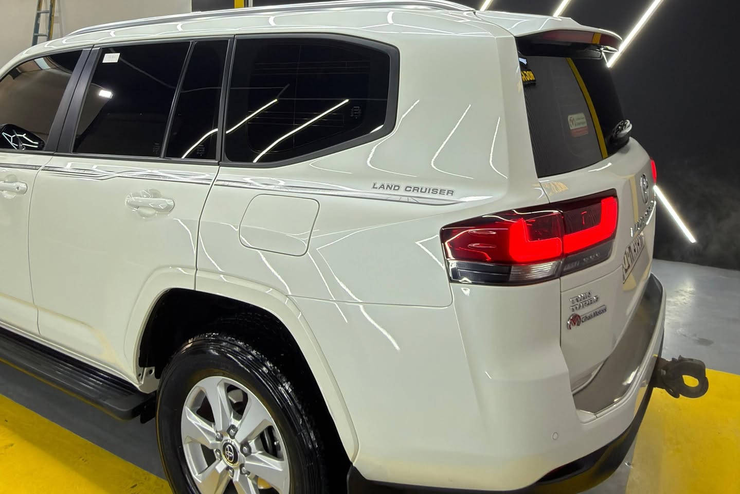 تۆیۆتا لاندکروز 2023 GX  توین تۆربۆ فول مواسەفات 
 31 هەزار  کم ڕۆشتووە
سەنەوی و ژینگە و هەزەی نوێیە 
دەعامی بۆ دەعامی بەشەرت 
نوکە دەرزی پێوە نییە
 سفری شەریکەی ساز 
 مەکینە. 6 بستۆن توین تۆربۆ 

سعر : لە کۆمێنت داوای بکە ڕاستەوخۆ بۆت دێت 🤖

گێڕ و مەکیەنە و هەمووی گیانی بەشەرت
برغوی بانەدراوە 
لەسەر دەقی شەریکە ماوەتەوە 
بەناوی خۆمەوەیە

ژمارەی خاوەن سەیارە 
***********
وەتسئاپ
