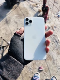 ايفون ١١ برو ماكس • ٢٥٦ • فيس ايدي متوقف