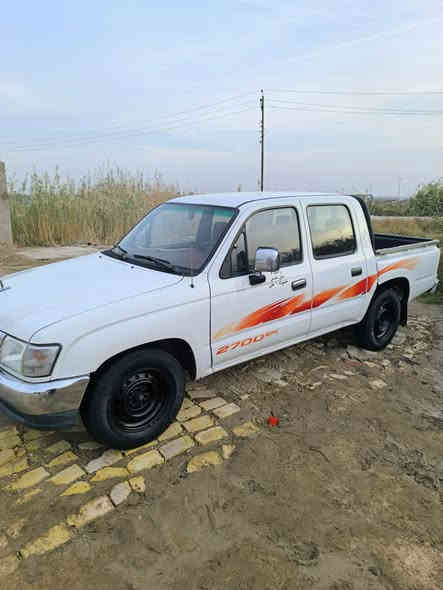 سلام عـلـيكم هـايلوكس 2004للبـيع السـايـر كويتي سيـاره مكفـوله كفاله  من الصبغ والضربة والتبديل والبارد والفتح محرك ما مفتوح كير واكسن كفاله حداديه توني مسويها
سياره  برغي ما مفتوح بيها شرط السـونار
رقـم ذي قـار سنويه جديده(سعر125،)ملاحضه.شاهدالصور بالكامل
رقـم الهـاتف ***********
