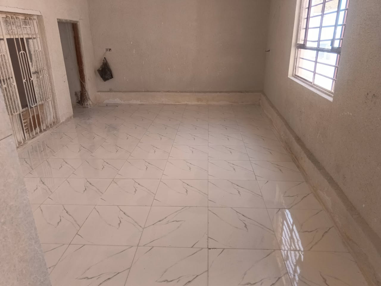 عمل سيراميك ارضيه وجدران اتصال ***********,,,,,,,,***********
