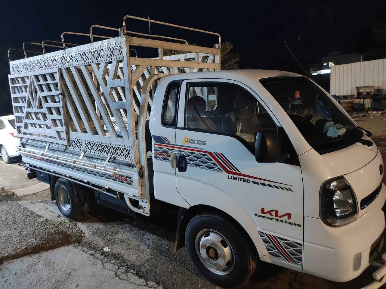 كيا فحل موديل 2021 نضيف محرك مكفول  مع محجر البيع ***********
