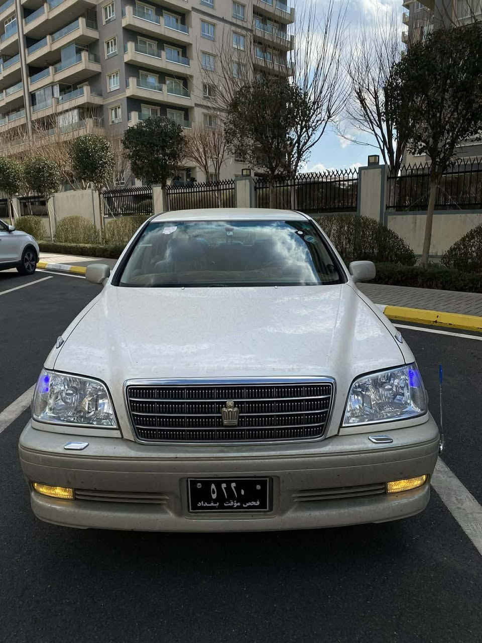 بسم اللە
ماشاءاللە لاحول ولاقوةالاباللە. 

توێتا کراون 2002 ساخ.  D4 171

ساخ قەترە بۆیاخی نیە .

بێ چاڵ و شەپۆل زیخی نیە .

پێشو دوای کریستاڵ .

2 دو دوگمە .

4 چوار کوشن کارەبا. 

پەردە . 

ساردو گەرم مەزبوت .

چوارتایەی لۆک لۆک .

کامل سێرڤز. 

سەدو سیو نۆ هەزار ڕۆشتوە 139000 .

بەردی ساڵانسای تیایە .

بۆن غازی نیە بەشەرت . 

کامل ناو سنوقی تیایە .

 هیماڵی خۆمە مەعرەز نیە زۆرکەم دەری دەکەین .

بەشەرتی فیتەرو هەموشتێک .

هیچ هیچ مەسرەفی نیە و مەسرەفی ناوێت . 

سیدصادق     69 معامەلە                                                                          2990531 0787 
 2420727 0751


**إذا كنت صاحب هذا الإعلان وتريد حذفه لأي سبب، رجاءا أرسل رسالة إلى الدعم الفني**