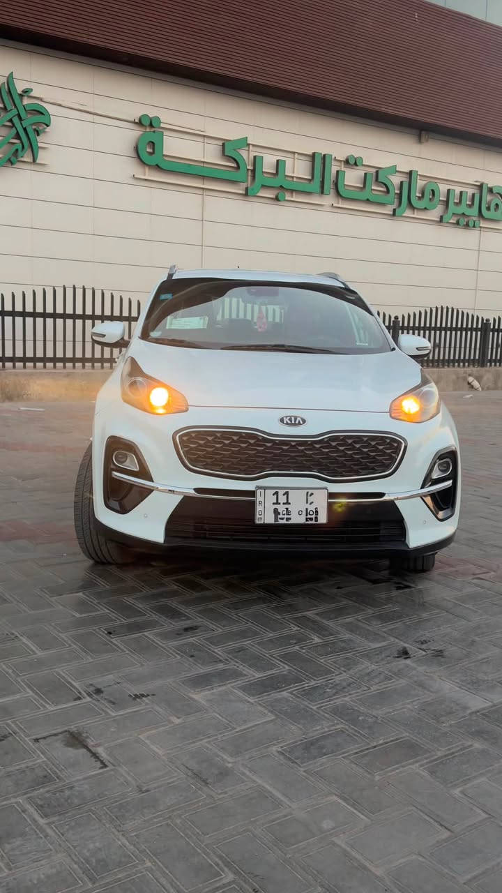 للبيع كيا سبورتج 2020 خليجي
مواصفات 
محرك 2000دوش
- بصمة 
- تحكم ستيرن 
-تبريد شاشة
- كشنات كهرباء +تدفئة كشنات
- جلد + مخمل
- داخل بيجي 
- حساسات امامية
- حساسات خلفية 
- قطعتين تبريد
- نظام ABS 
- بلوتوث + USB 

السيارة جاهزة كير وحدادية وصدر ومكينة مكفولات 

ماشية 88  
السيارة نظيفة جداً
ضررها فقط بارد بسيط كلش موضح بالسونار 

رقم بغداد بأسمي تحويل ثاني يوم 

السعر 205 وبيها مجال للشراي

مكانها السماوة /المركز

للاستفسار الاتصال على 
***********
