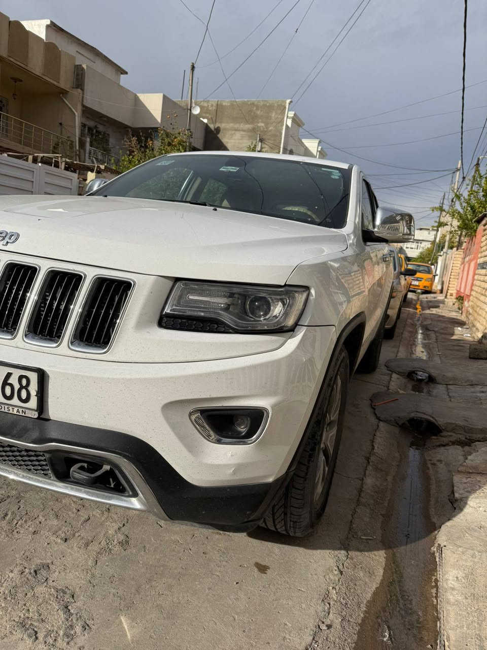 سلام عليكم ورحمه الله وبركاته 
سياره جيب لاريدو موديل 2014 خليجي فول مواصفات سقف سلايت بصمه فول مكان كركوك سياره بيد ثاني شخص من شركه مامتعوبه كير محرك شرط مامفتوح بيها قطعتين صبغ قليل *********** سياره مال بيت نضيفه كلش ماشيه قليل
بسمنه وبطاقه بنزين بيها كركوك, العراق
