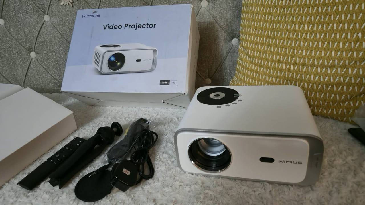 🔥جهاز العرض الداتا شو WiMiUS P63 🔥
🔥 يتميز بدقة أصلية تبلغ 1080 تدعم 4k🔥
مع هدية برنامج مفتوح بدون اشتراك جميع القنوات الرياضية الناقلة للدوري بن سبورت مع جميع القنواة الأفلام والمسلسلات العربية مع مكتبة ضخمة من الأفلام.. 
🚨ونظام Android TV مدمج في نظام سريع وسلس 🚨
📽️ويدعم تقنيات الاتصال الحديثة مثل Wi-Fi 6📽️
 و Bluetooth 5.2. 📲🎬 🥰ضمان فحص واستبدال 🥰
المواصفات الرئيسية :-
يتميز جهاز العرض WiMiUS P63 بمجموعة من الميزات المتكاملة والمفيدة للاستخدام المنزلي وفي المدارس والمعاهد والجامعات .

🔴 الدقة والسطوع: دقة أصلية تبلغ 1920 × 1080 بكسل، ويدعم إدخال إشارة 4K. يبلغ سطوعه حوالي 750 لومن ANSI (أو 650 ANSI حسب بعض المصادر). 28000 لومنز 
🔴 نظام التشغيل: مزود بنظام Android TV مدمج، مما يتيح الوصول المباشر إلى أكثر من 7000 تطبيق، بما في ذلك Netflix و Prime Video و Disney+ وغيرها، دون الحاجة إلى أجهزة بث خارجية.
🔴 الميزات الذكية: يشتمل على تركيز كهربائي مبتكر (Electric Focus) لتوضيح الصورة في ثوانٍ قليلة عبر جهاز التحكم عن بعد، وتصحيح انحراف رباعي النقاط (4-point keystone correction) لتعديل زوايا الصورة بسهولة. تعديل الزوايا تلقائي يحتوي على كامرة أمامية. 
🔴 الاتصال: يدعم أحدث تقنيات Wi-Fi 6 و Bluetooth 5.2 لنقل بيانات أسرع وأكثر استقرارًا، وربط مع جميع الأجهزة والاصدارات بدون تقطيع أو تأخير .. 
🔴 ويتضمن منافذ HDMI مزدوجة، ومنافذ USB مزدوجة، ومنفذ AV، ومقبس سماعة رأس.
🔴 الصوت: يحتوي على مكبري صوت مدمجين بقوة 10 واط. استريو صوت عالي ونقي . 

🔴 عمر المصباح: تستخدم تقنية إضاءة LED، بعمر افتراضي يصل إلى 30,000 ساعة. 
🔴 يغطي مساحة عرض ٧ متر مع خاصية التكبير والتصغير ، 
🔴 فوكس تحكم عن طريق الازرار الموجودة في أعلى الجهاز او عن طريق الرمونت كونترول  اوتو كيستون لتصحيح انحراف الزوايا . 
🔴 ذاكرة داخلية 32 كيكا والعشوائية 1 كيكا نظام سلس سريع التحكم والتنقل بين البرامج . 
🔴 الربط مع الهاتف الاندرويد والايفون لاسلكي بدون انترنت 
عن طريق خاصية المشاركة الاسلكية المثبتة ولا تحتاج إلى تثبيت .
🔴 تبريد مزدوج الجوانب يعطي انسيابية في تبريد عالي التوزيع 
لمشاهدة الأفلام بدون توقف . مع خاصية تنقية الغبار لتقليل من حدوث بقع سوداء . عدة تنظيف ملحق مع الجهاز.
🔴 المحتويات ستاند منضدي كيبلات ورمونت وكتلوك وعدة تنظيف . 
🔴 الجهاز جديد استيرادنا الخاص سعر الجهاز على الخاص يوجد جملة ومفرد 
وفرناه لكم  عرض لمتابعينا 
هدية مع الجهاز تنصيب مكتبة افلام وقنوات سنة كاملة
تنصيب سينمانا.
نعتذر عن كتابة الأسعار وذلك للحفاظ على تفاعل المنشور
السعر ١٢٠ الف. 
توجد اسعار جملة ايظا 
للحجز والاستفسار مراسلة الصفحة ✔️
توصيل بغداد ومحافظات 5 الف 🚗
واتساب 
*********** 
يسعدنا انظمامك إلى عائلة wimus والاستمتاع بمشاهدة سينمائية 😍#داتاشوسمارت
#داتاشو #بروجكتر #عارض_سينمائي #داتاشو#بروجكتر #بروجكتر #عارض_سينمائي #داتاشو #بروجكتر #عارض_سينمائي #داتاشو
