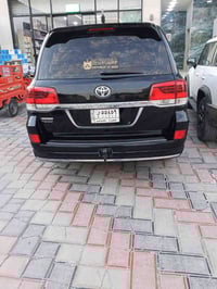 يوجد بيع او اقساط  تويوتا لاندكروز vx.r محرك 8 سلندر 5.7 موديل: 2015 م...