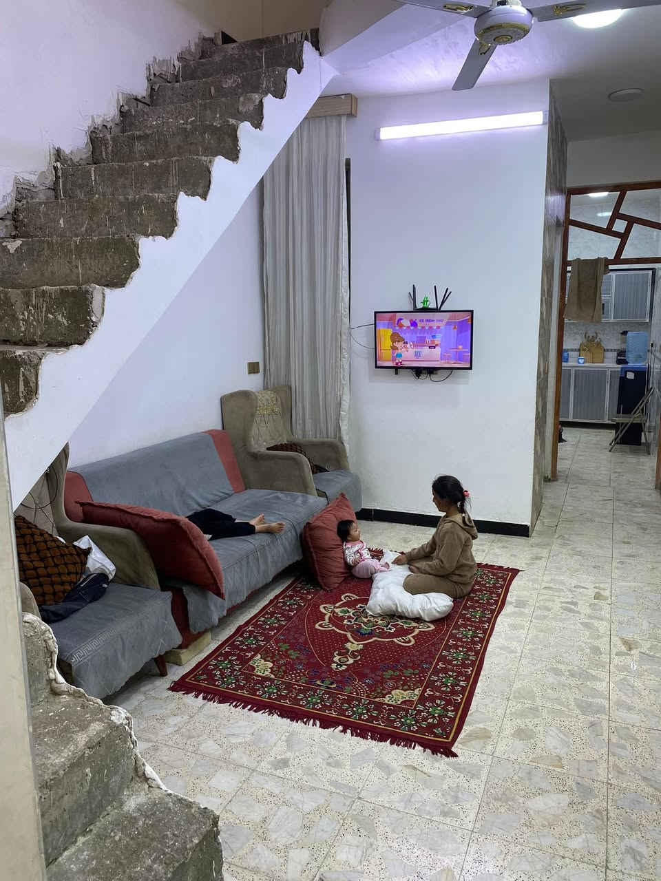 دار للبيع المساحه ٦٠ متر واجهه ٣ونص نزال ١٧ غرفتين فوك وجوه استقبال وحولي او مطبخ والخدامات فوك او جوه البلديات ضياء الحلفي خلف عمارة ابو اسعد قريب فرع مطعم نعناعه السعر ١٢٥ ومجال قليل ***********بناء درجه اوله سنت البناء ٢٠٢٣
