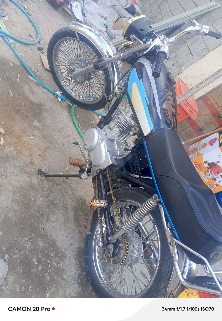 سلام عليكم دراجه 4كير كلك حلوه ونضيفه دراجه مفتوحه فقط ولفات 01  سعر 350 مكان نجف كوفه عباسيه خاص مفتوح


**إذا كنت صاحب هذا الإعلان وتريد حذفه لأي سبب، رجاءا أرسل رسالة إلى الدعم الفني**