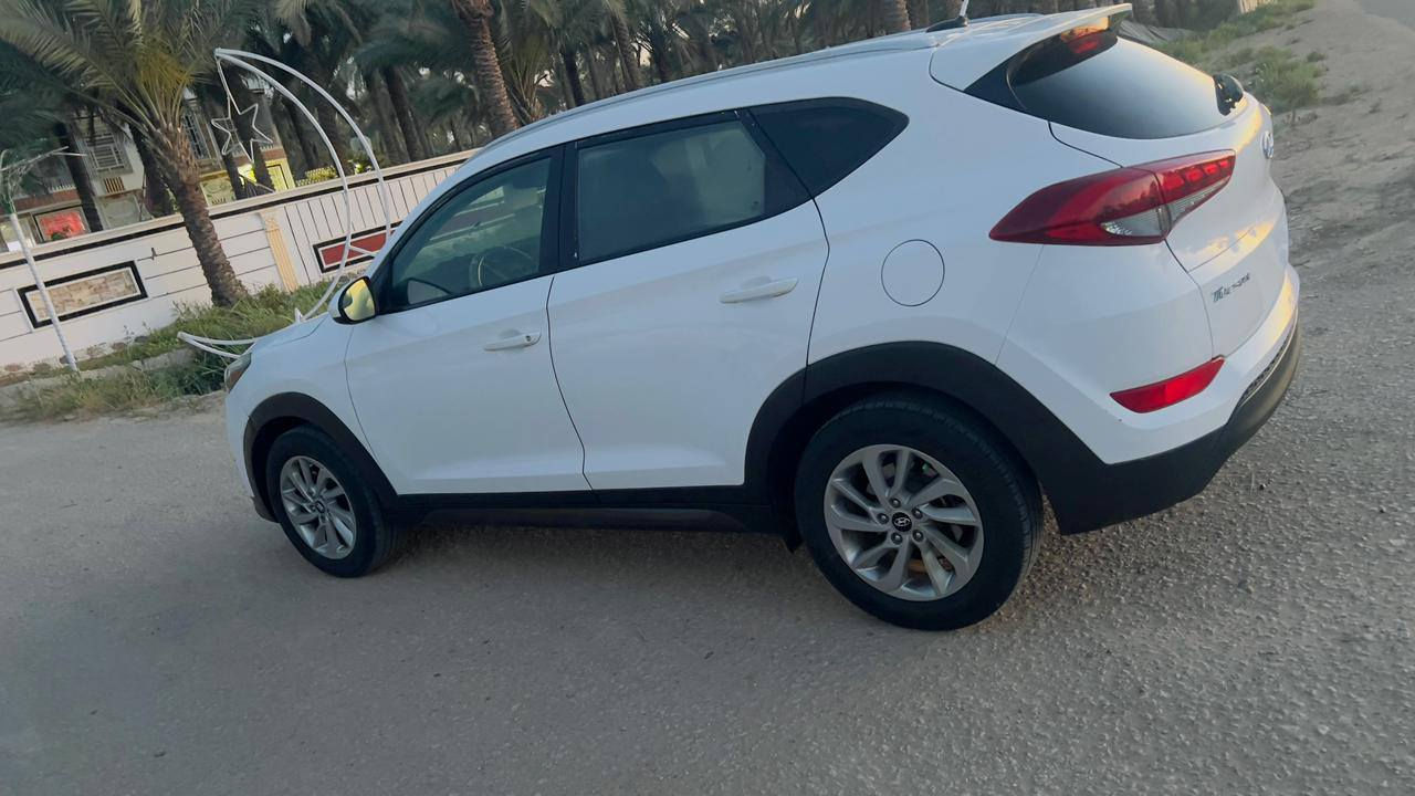 توكسان للبيع نضيفه جدا موديل 16 امريكي حادثهه شبر فقط بلجاملغ الامامي للأستفسار أكثر ***********
