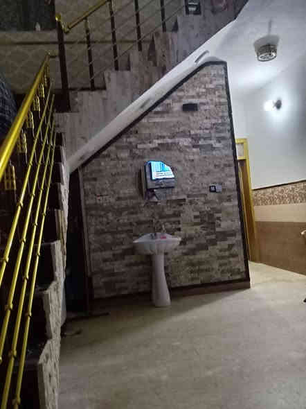 السلام عليكم بيت كامل موثثث الإيجار 
العنوان 
حي الفارس كربلاء
طابق واحد البيت جديد كلة مرمر 
غراض منزلية كاملة وية البيت 
المساحه 100متر 
الإيجار 500قفل كل شهر 
الاستفسار ***********
