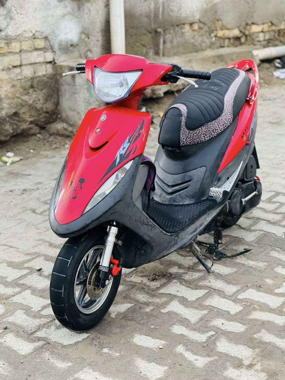 السلام عليكم 
دراجه للبيع ماكس عدله ختم واحد ويه المگينه دراجه رمبه تزويد خارجي جاهزه من كلشي السعر خاص تواصل ***********
