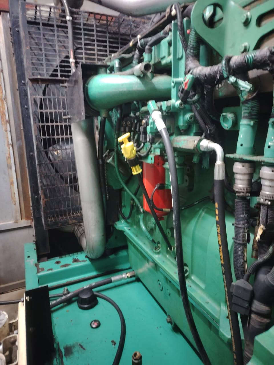 س ع كمنز للبيع كيواس 15 550 كيفي شرط حمل سعر مناسب ***********
