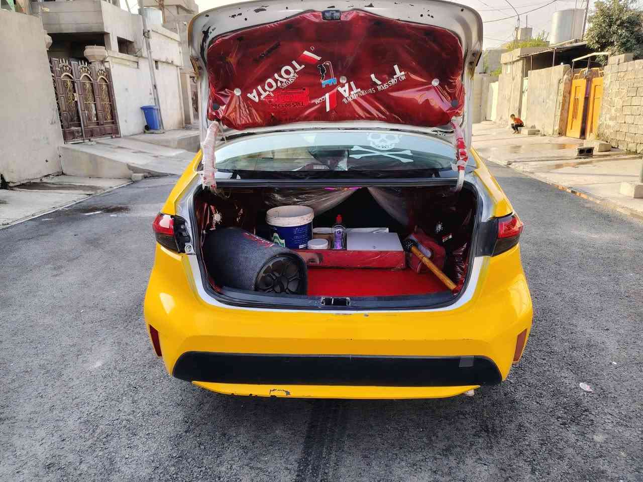 السلام عليكم بيع مستعجل كورولا  21 رقم كركوك بجم كبس شرطه التحويل سياره بدون يرباك سياره خير من الله بدون مصرف يعني قبل للشارع السعر 145 وبيها مجال شيء قليل رقم ***********
