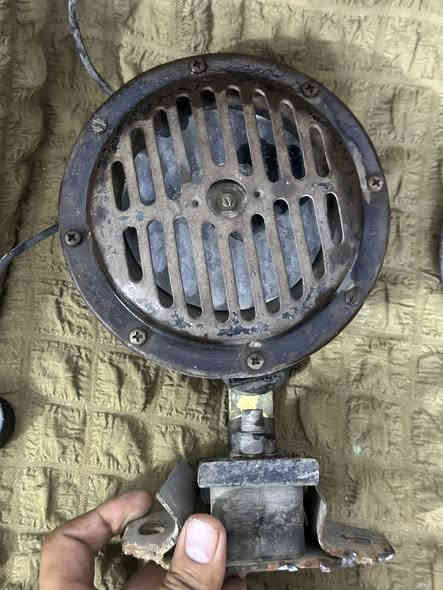 هورنات بوش جنح الاماني للبيع  ***********عنواني  بغداد مدينت صدر
