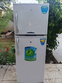 ثلاجة مستعملة للبيع ثلاجة 16قدم نضيفة شغالة كاملة تجميد   السعر 200الف...