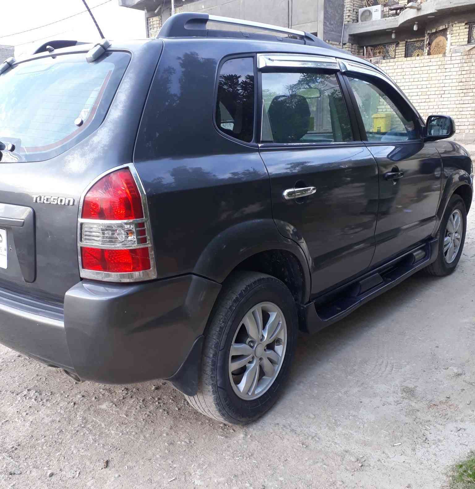 السلام عليكم 
توسان موديل 2009 وارد امريكي حادثه جاملغ وبنيد محرك ٢٠٠٠ دوش لاتبخير لاتنقيص سنوية لل٢٨ رقم بغداد السعر ١٠٥ وبيه مجال للشراي ***********
