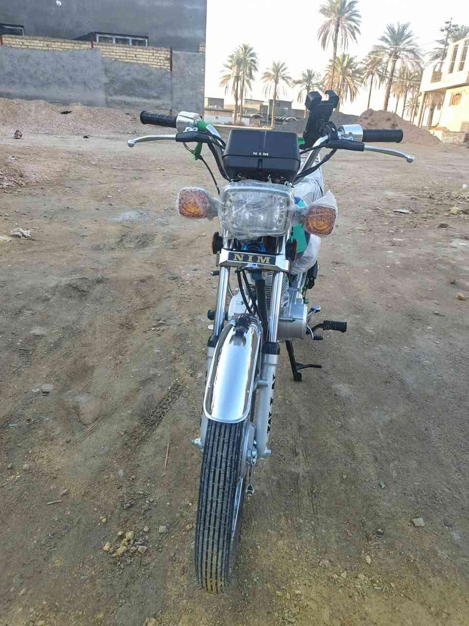 سلام عليكم: 
دراجه نامه نوع امتياز طبق الاصل الدراجه حلوه ونظيفه احله من الصوره صارله 3 اشهر من طالعه من الوكيل وكالتهه السلامي 
السعر،775 وبيهه مجال المراسله خاص او على الرقم 
***********
