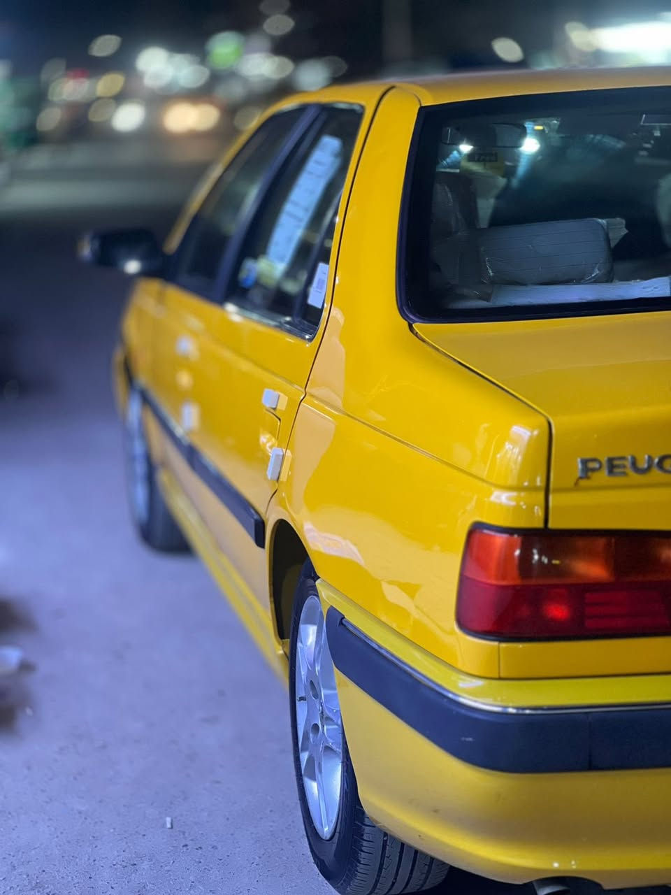 السلام عليكم بيجو بارص مديل 2018 سياره جديده ومكفوله رقم بغداد باسمي بيهه منضومة غاز سعر 60 
رقمي *********** 
مكاني مدينه الصدر
