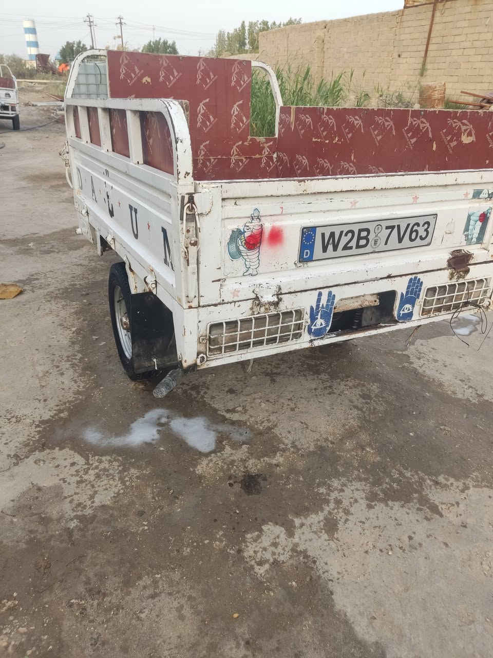 سلام عليكم شباب ستوته البيع 2011 توهه معمرا مكينه توني شاد 24كير بوكس توني شاد سدر توني شاد نكره سلف كهرباياتهه شقاره كلهه وراق كامله سعر مليون 300بيهه مجال هاذه رقم مبايلي***********
