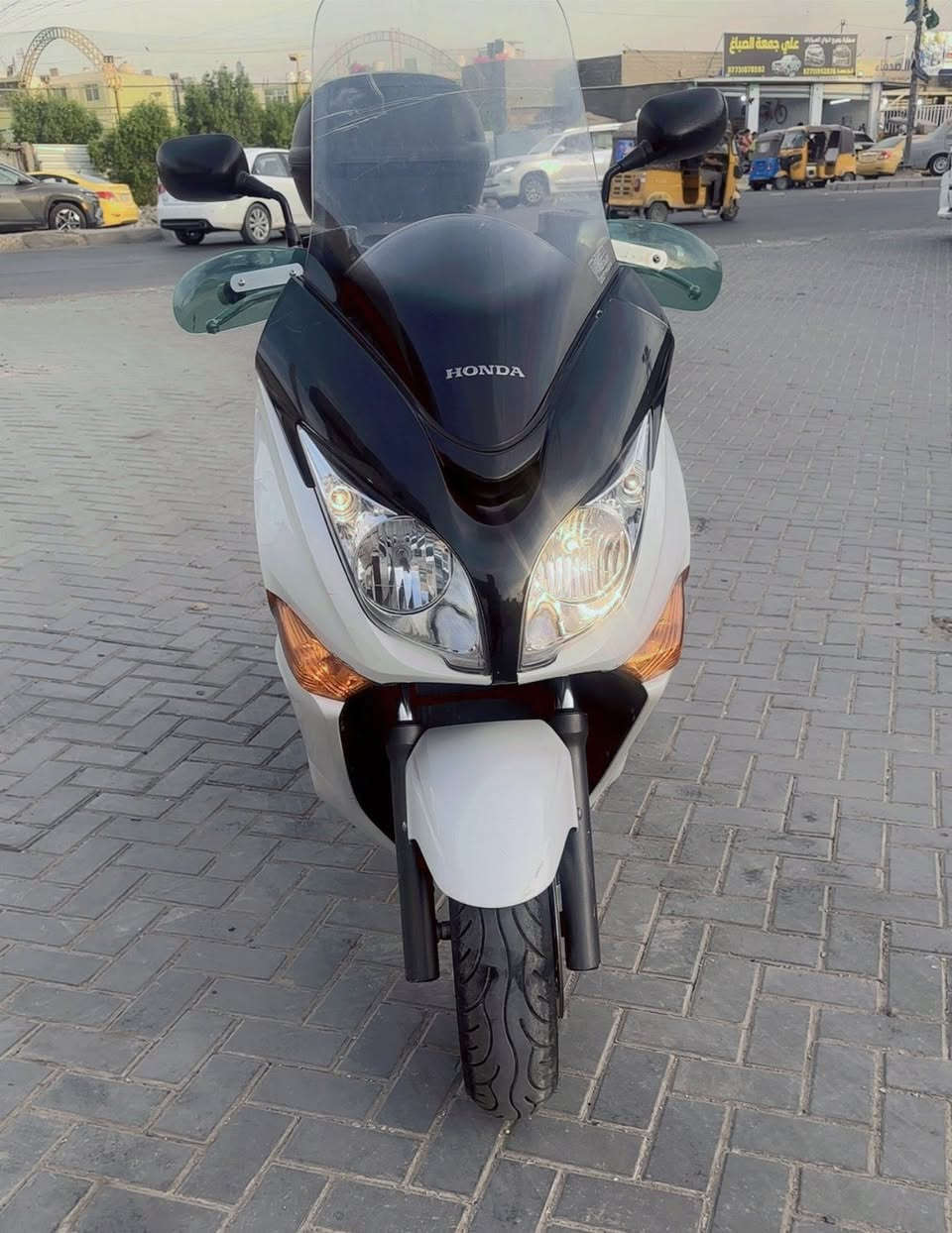السلام عليكم
دراجه سلفر ونج جيتي 400 
مكينه كلجات كهربائيات مكفوله جي بي اس جنطه تايرات نظيفه السعر 14 ورقه مكاني بغداد حي اور ***********
