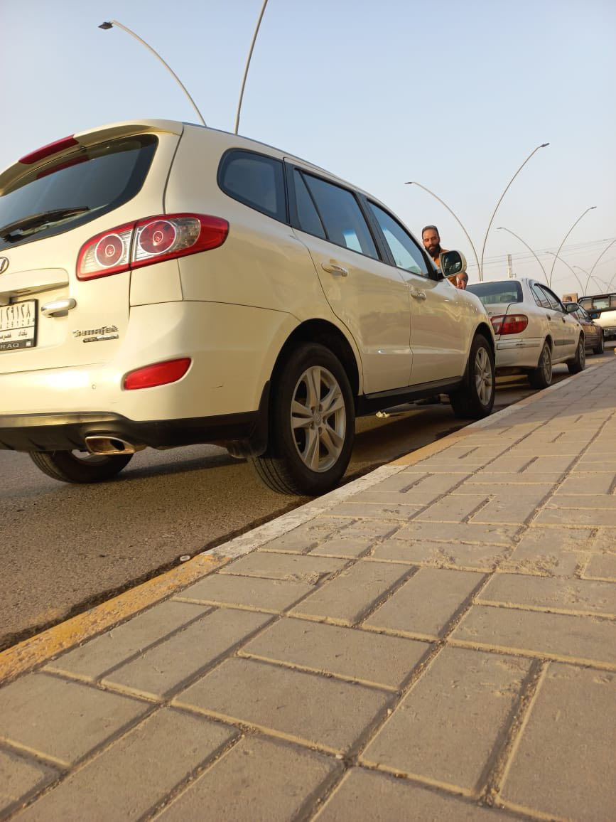 السلام عليكم سنتافيا 2011 
فول مواصفات حته فور ويل بيها 
حادث اربع قطع مكانها الرمادي سعرها 120 وبيها مجال ممتواجد ع الفيس ‭0780 622 1120‬
