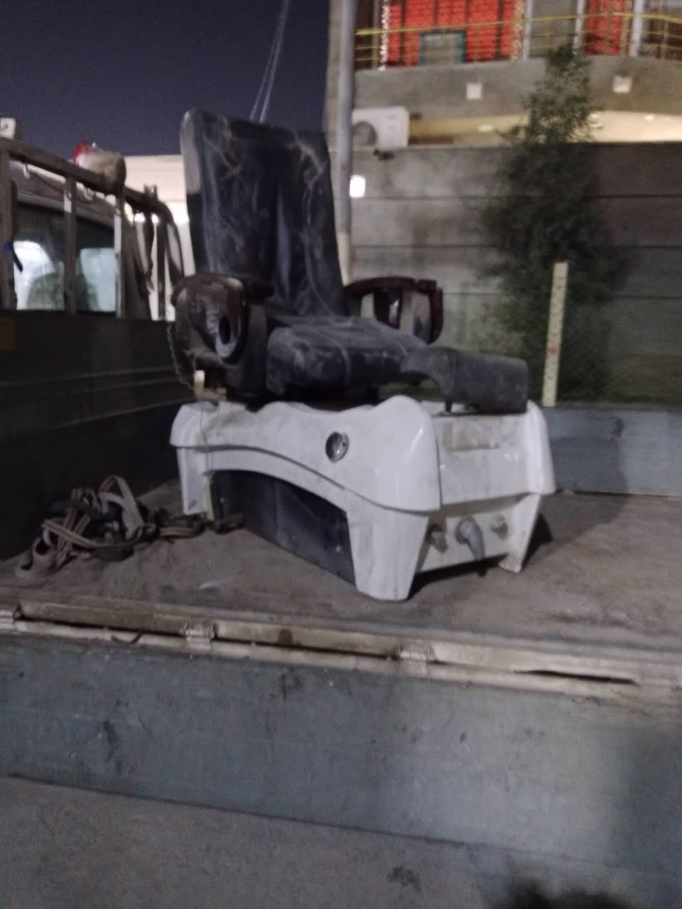 السلام عليكم غراض صالون للبيع كلمن وسعره عوزهن نضافه بس ***********
