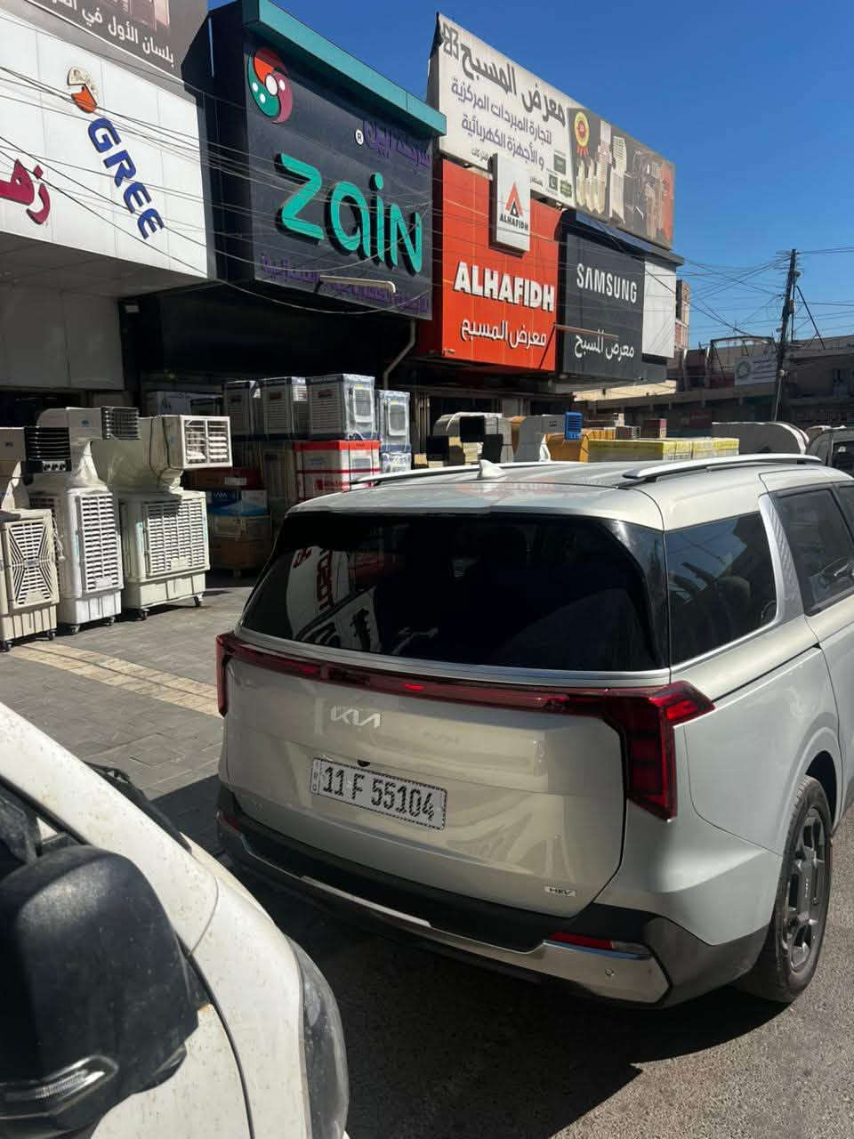 � كيا كرنفال EX هايبرد موديل 2026 للبيع 🚘
🔹 وارد أمريكي
🔹 رقم بغداد
🔹 حادث قبق الصندوق فقط وصور الحادث موجودة بالمنشور
🔹 ماشية 1700 ميل فقط

✅ أبواب كهربائية
✅ صندوق كهربائي
✅ كاميرا داخلية
✅ حساسات أمامية وخلفية
✅ مرايا شفط

سيارة شبه جديدة بحالة ممتازة ومواصفات كاملة.

💰 السعر: 32,000 دولار

📍 بغداد

📞 ***********
