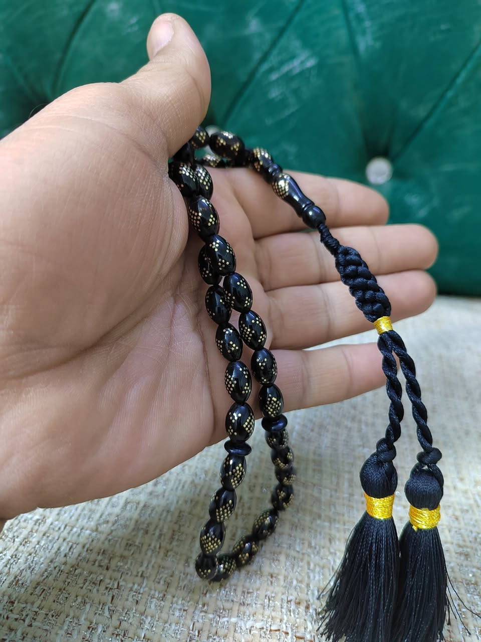 سبحه من اليسر بحر الاحمر مطعم بالمعدن بعدد حبات 33 حبة شبابية بوزن 23 غم تقريبا قياس 8×12 ملم للطلب اكتب تم او المراسلة على الخاص او رقم الواتساب بالرقم *********** مع خدمة التوصيل
