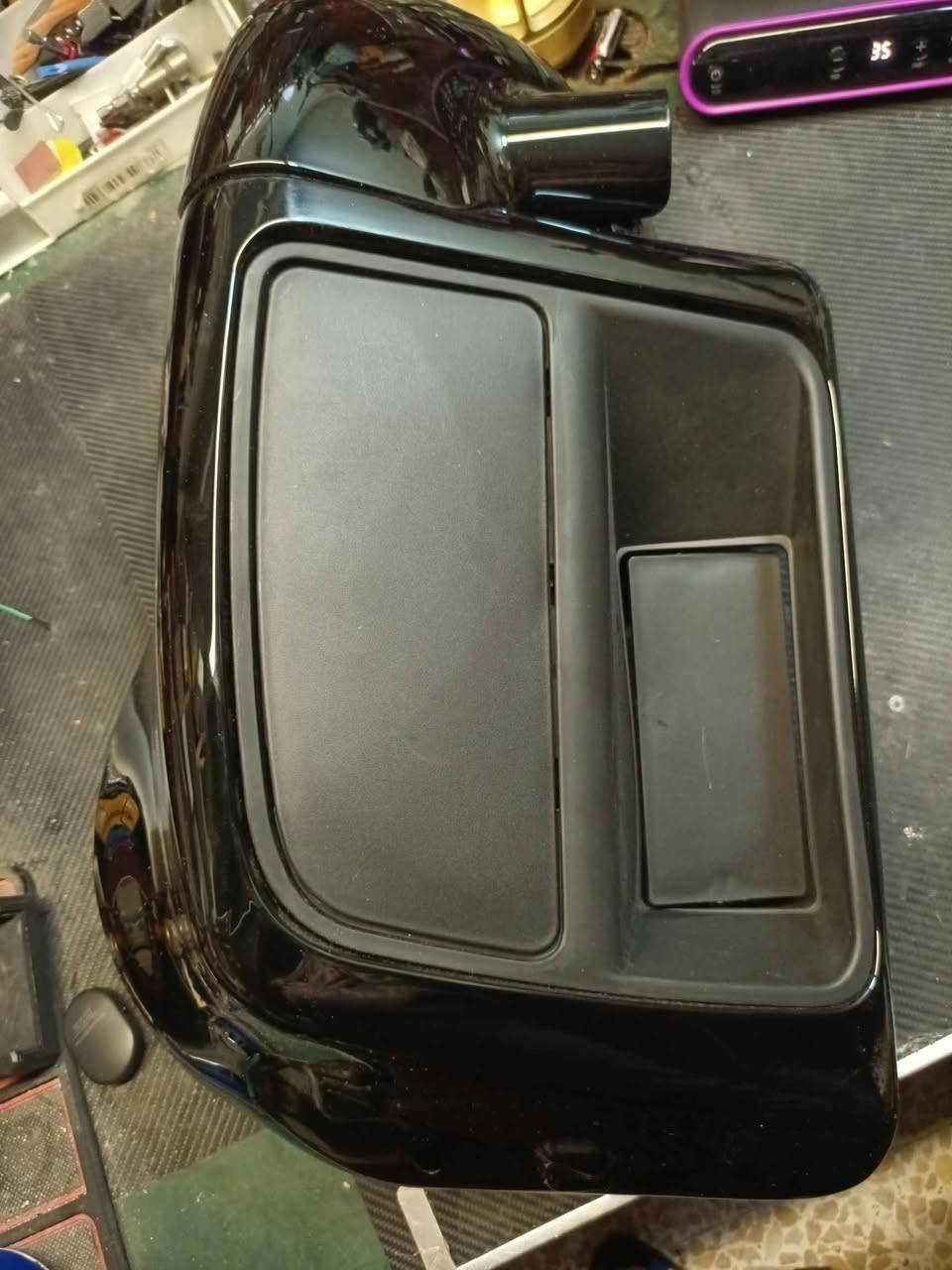 حشوة انسيابية سفلية" (Lower Leg Fairing) أو حشوة الركبة.تتوافق عادةً مع موديلات هارلي ديفيدسون تورينج (Touring) بدءًا من عام 2014 فما فوق.غالبًا ما تكون مصنوعة من بلاستيك ABS عالي الجودة وتأتي باللون الأسود.يمكن أن تحتوي على أماكن لتركيب مكبرات صوت مقاس 6.5 بوصة. بغداد, العراق


**إذا كنت صاحب هذا الإعلان وتريد حذفه لأي سبب، رجاءا أرسل رسالة إلى الدعم الفني**