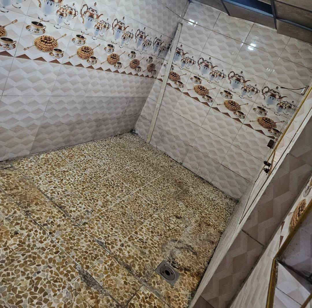 دار للايجار في منطقه كراج الشمال (نينوى الشرقيه) مساحه ١٢٠ متر
ثلاث غرف ومشتملات وكراج 
التواصل مع صاحب الدار 
***********
***********
