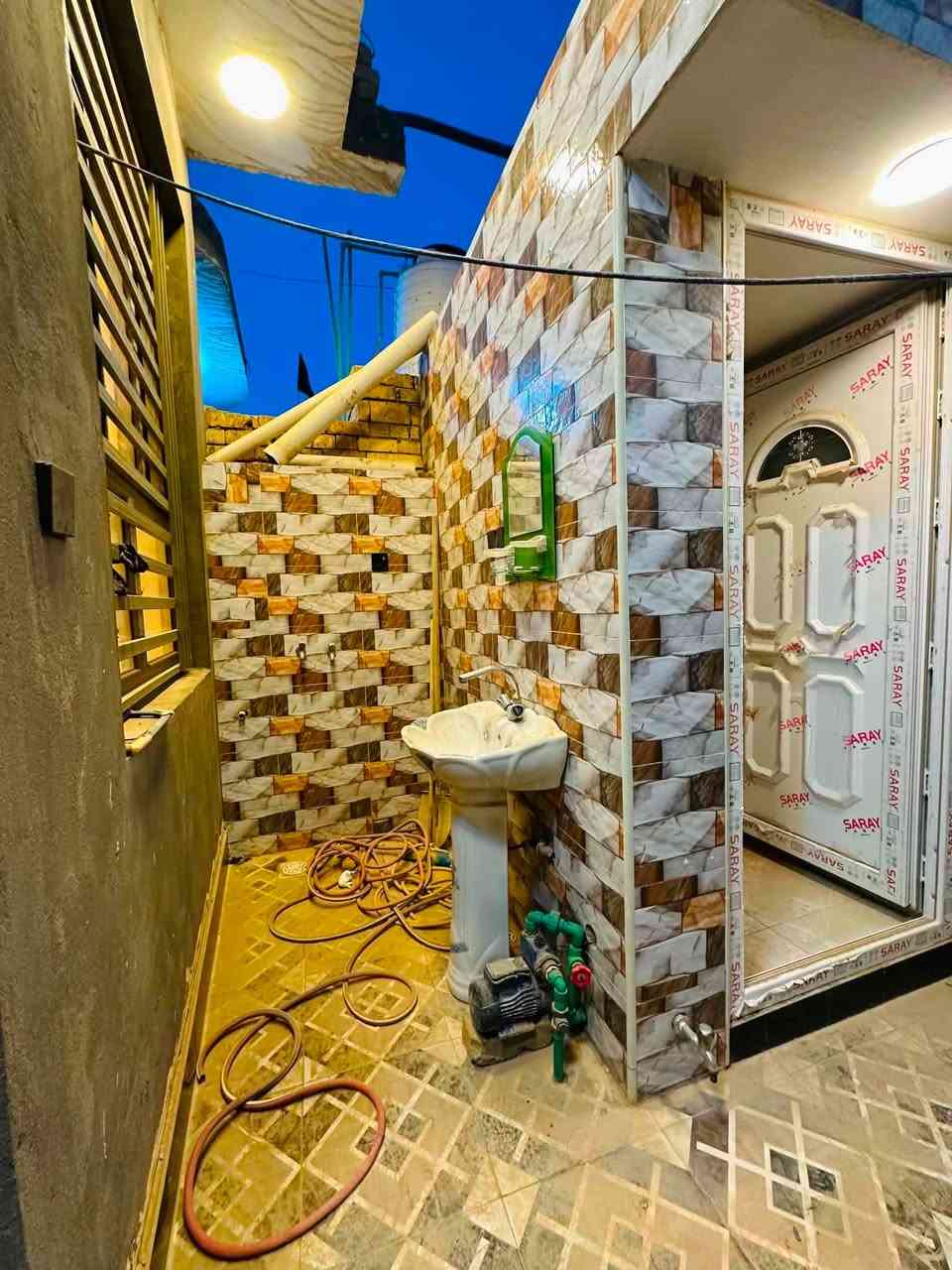 دار سكن للبيع 📍حي حي الأمام المهدي  مطلوب أسكان ٤٠🎈
* المساحة البناء : 100 م²
*بناء حديث غير مسكون سابقأ
* غرفة نوم
* صالة
* استقبال
* مطبخ
* صحيات داخلية وخارجية
*منور 
الطابق الثاني:
* صالة
التواصل ***********
