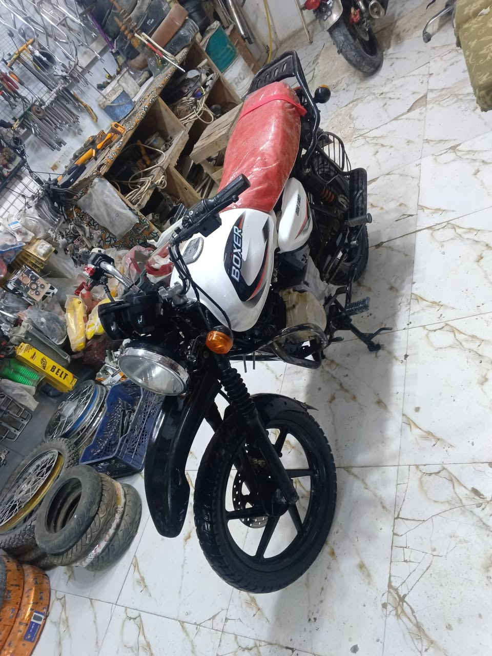 السلام عليكم من رخصه ادمن الكروب
بوكسر موديل 220 مفتوحه ولفات دراجه كامله وحلوه استنساخ أوراقها ..السعر 650الف .. الكوفه 

***********
