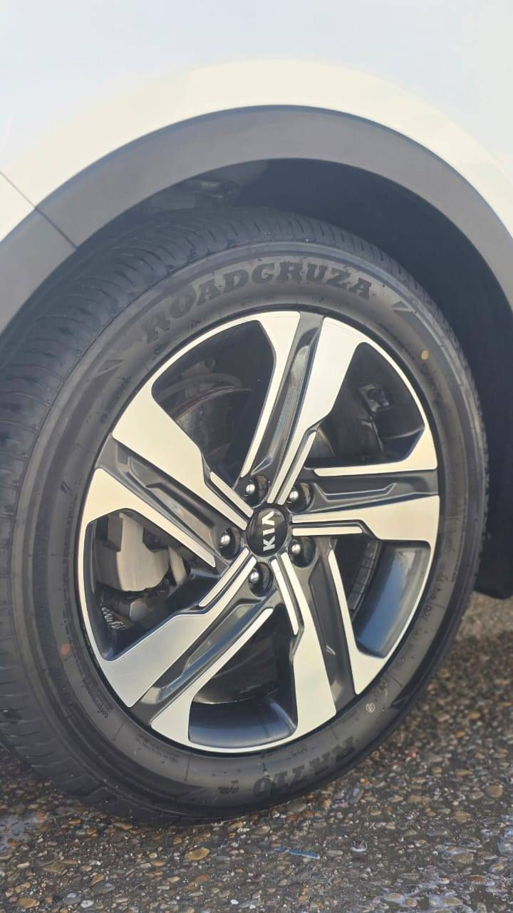 السلام وعليكم  
سورنتو خليجي  2021
 سياره كفاله عامه وضع شركه 
سبير ما نازل سبعه راكب م
رقم بغداد مشروع وطني 

السياره ماشيه 90 الف جديده كلش

مكان سياره العماره مركز 

السعر /// 277

اللاتصال ***********

المواصفات 

بصمه + بصمه ابواب 

تشغيل عن بعد 

6 سلندر 

7 راكب 

شفتات مقود 

جنطه كهرباء 

كشنات كهرباء 

مري شفط 

كامره خلفيه دواره 

حساس امامي وخلفي 

شاشه 

تبريد بيانو  

اوتو هولد

مود رايف

برد خلفيه

3 قطع تبريد 

اشاير بالمري
