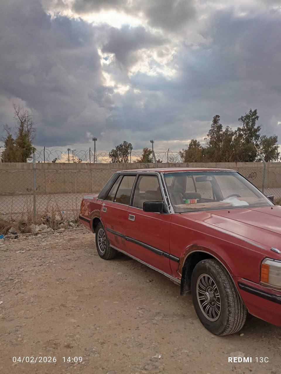 السلام عليكم عندي سياره للبيع سوبر جير محرك بطه مشروع وطني باسمي دفتر بنزين فقط بيهاء تعمير الخلفيه محرك اثنين ونص فيفتي السعر 50 وبي مجال رقمي*********** العنوان كركوك
