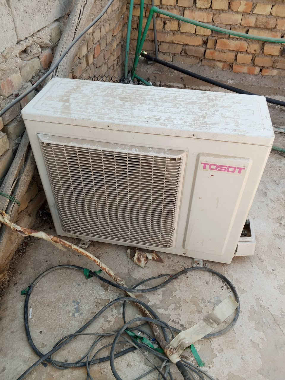 سلام عليكم سبلت بي ليك بداخليه ولحمت ليك بس مااشحنته يعني بس شحنه غاز مابي شي كامل بوري ريموت كل غراضه سعره 275 بي مجال مكاني جسر ديالئ رقمي. ‏‪***********‬‏
