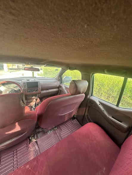 السلام عليكم  نيفارا موديل 2009 رقم بغداد الانكليزي الجديد كير عادي سيارةمستحقة تجفيت بلا تنقيص لا تبخير مجرد صوت بداخل المكينة السياره نظيفة من دواخل من شاصي خير من الله السعر 75وبيها مجال  مكان السيارة بغداد 
 رقم ***********
